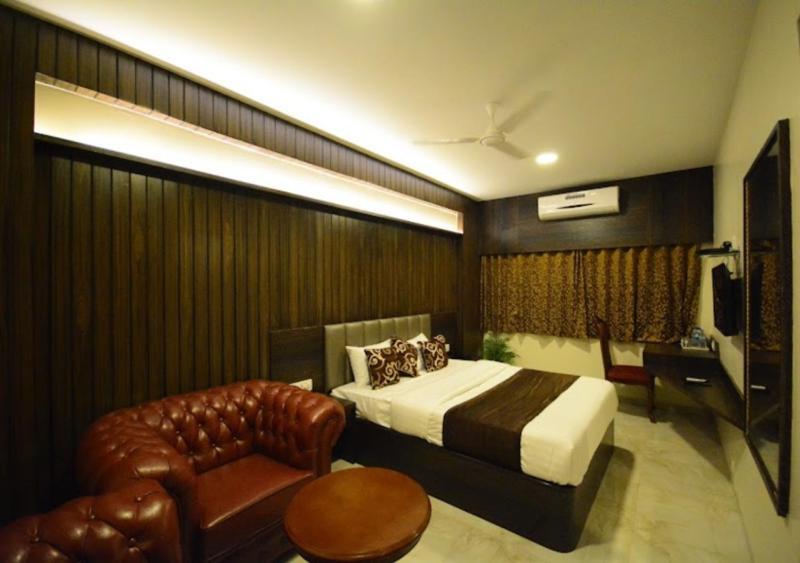 Hotel 24 Seven Nashik Exterior foto