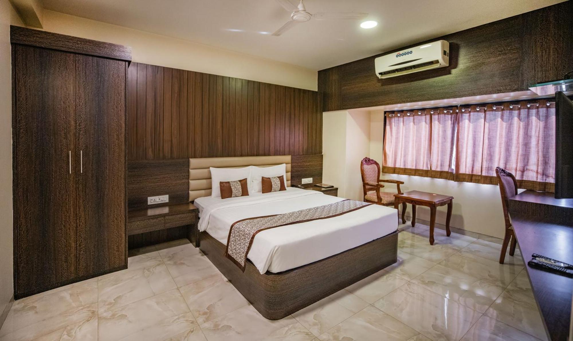 Hotel 24 Seven Nashik Exterior foto